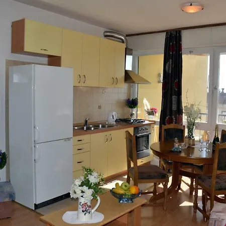 Alenka Apartment *